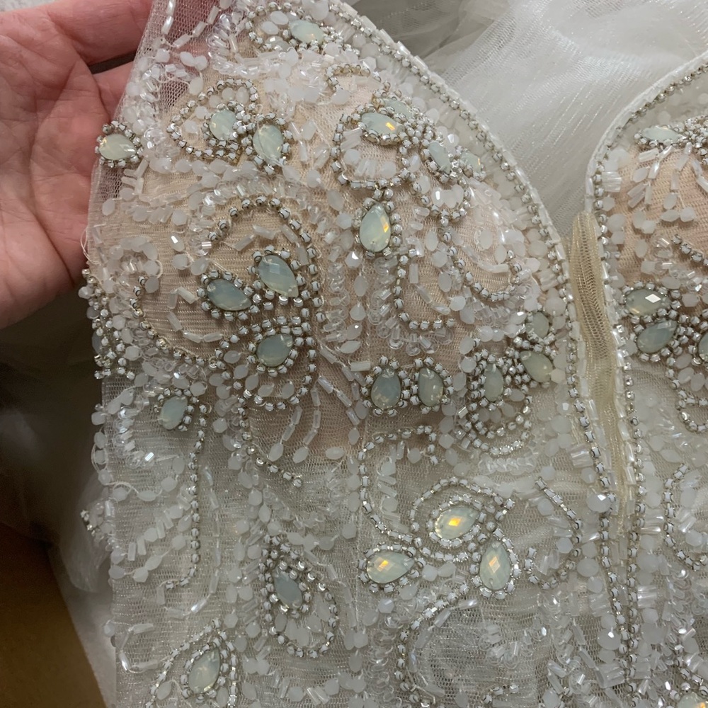 Sold!!! Nwt lulu beaded & tulle wedding dress - Picture 7 of 8